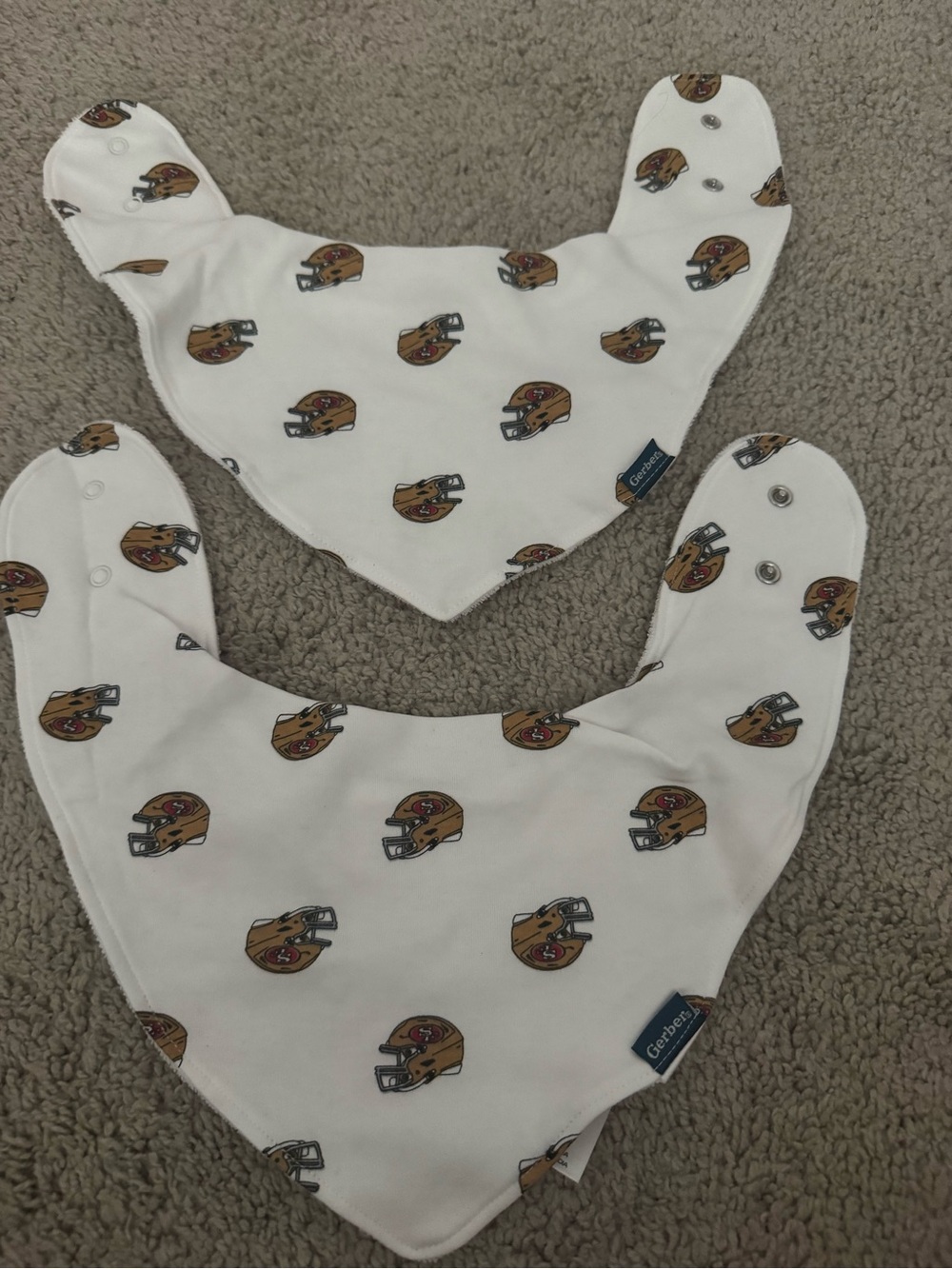 San Francisco 49ers White Bandana Bibs with Brown Football Helmet Print (2-Pack)